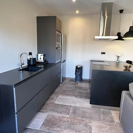 Apartment T3 Avec Terrasse, Centre Lavandou *
